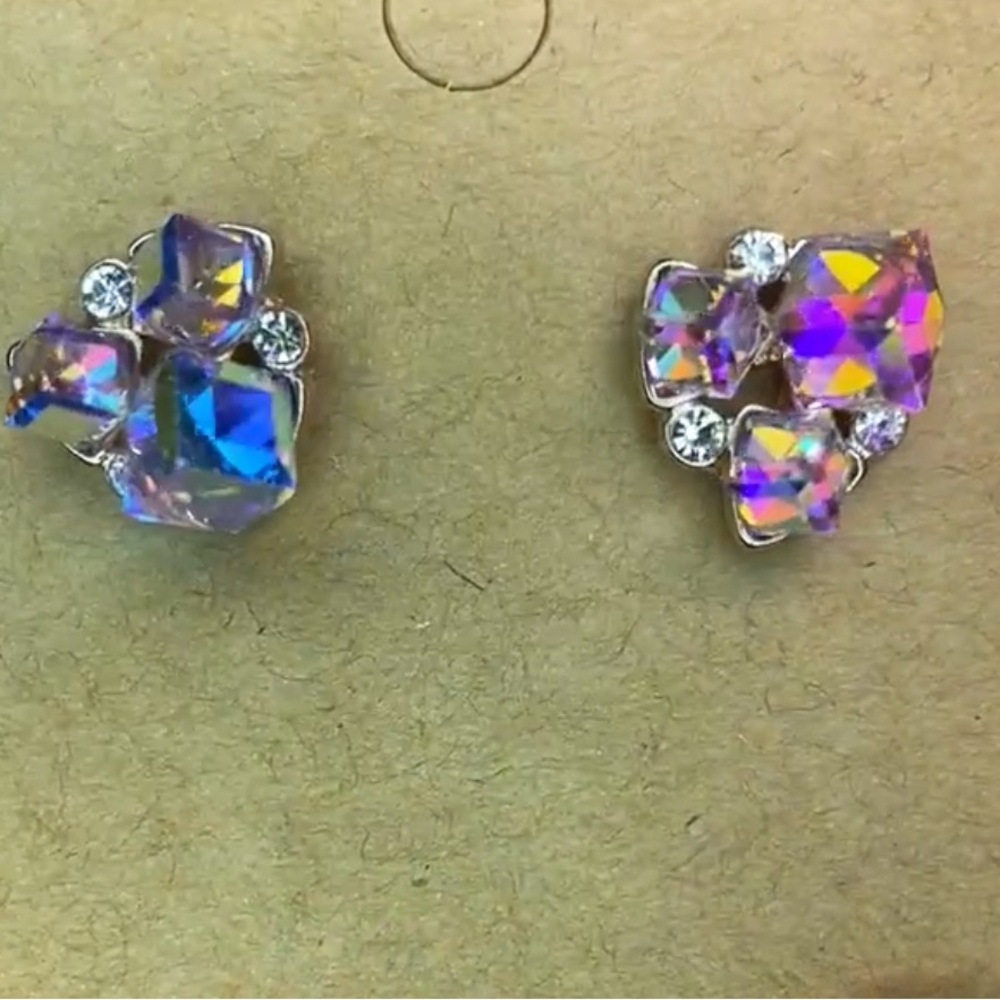AB Cubes Pierced Earrings cube clusters - Picture 6 of 6